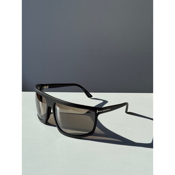 NEW Tom Ford FT1066 Clint Oversized Mask in Black - Picture 6 of 7